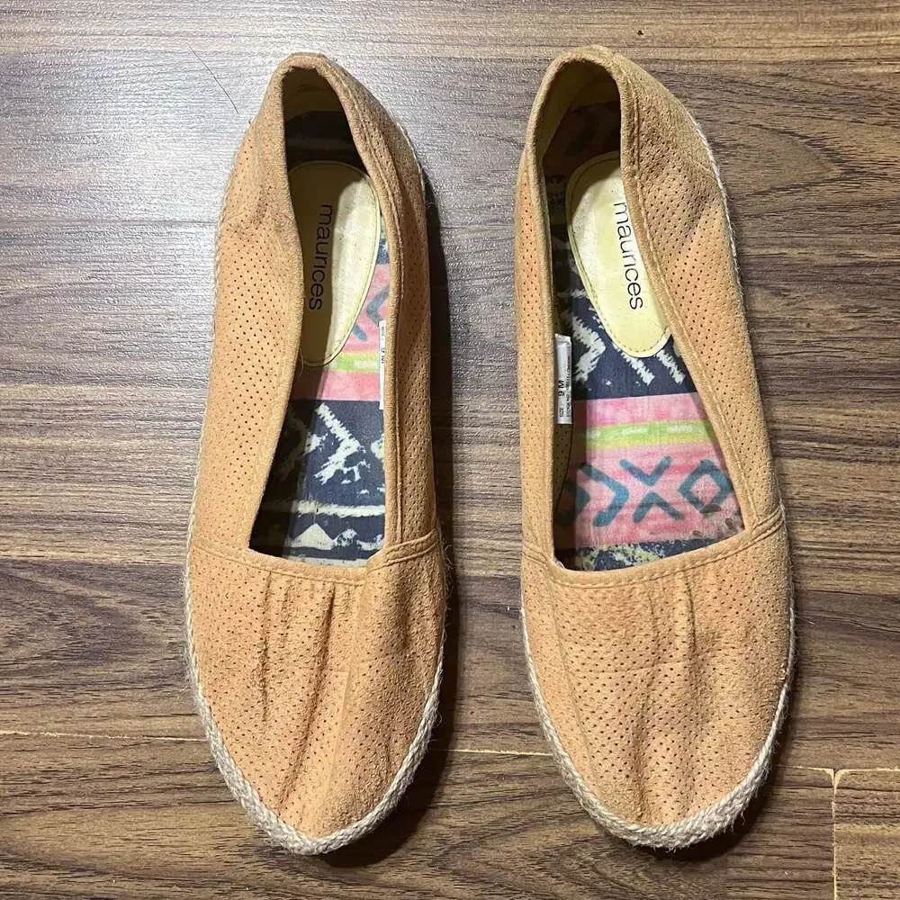 MAURICES womens silip on flats size 9 fabric upper golden color great cond.
